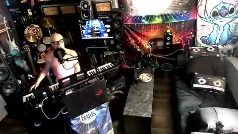 kiveuxmakeu online show from 12, 3, 2026