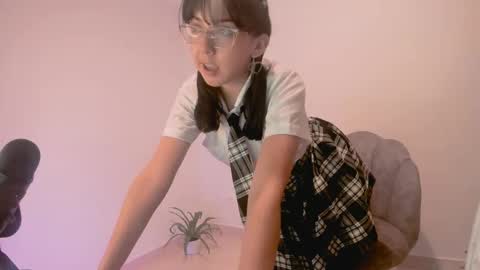 Snapshot of kiwi____ chatting on 24, 1, 2025 Little piece of fruit online show from 24, 1, 2025