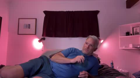 Snapshot of kiwi_muso chatting on 10, 1, 2025 Silver Fox Daddy online show from 10, 1, 2025