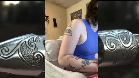 Snapshot of kkfrenchie chatting on 8, 10, 2025 Kelsey viddell online show from 8, 10, 2025