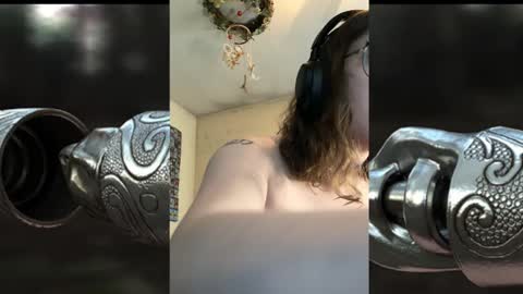 Snapshot of kkfrenchie chatting on 21, 10, 2025 Kelsey viddell online show from 21, 10, 2025