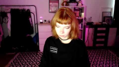 Snapshot of klares_wasser chatting on 10, 9, 2025 Klares online show from 10, 9, 2025