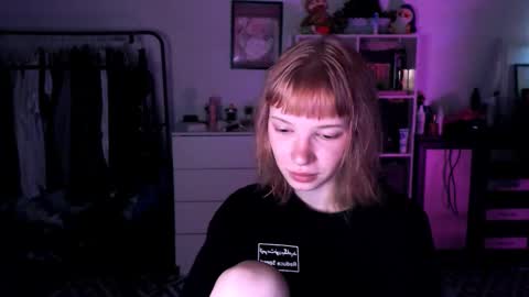 Snapshot of klares_wasser chatting on 4, 10, 2025 Klares online show from 4, 10, 2025
