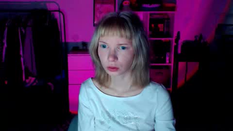 Snapshot of klares_wasser chatting on 14, 10, 2025 Klares online show from 14, 10, 2025