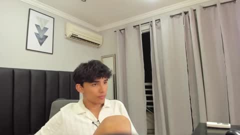 Snapshot of klaus_sunrise_xx chatting on 18, 1, 2025 KLAUS online show from 18, 1, 2025