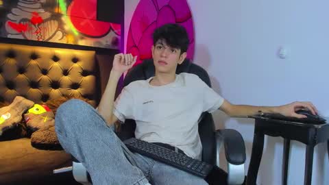Snapshot of klaus_sunrise_xx chatting on 20, 10, 2025 KLAUS online show from 20, 10, 2025