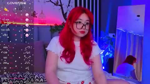 Snapshot of klee_love chatting on 4, 10, 2025 Klee online show from 4, 10, 2025