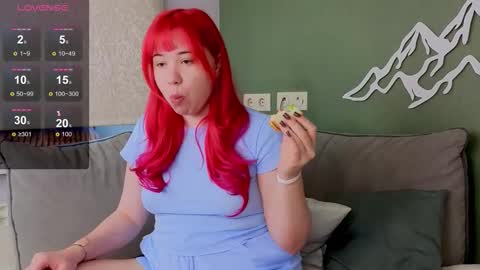 Snapshot of klee_love chatting on 7, 10, 2025 Klee online show from 7, 10, 2025