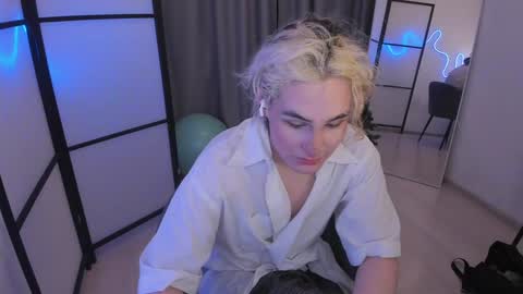 Snapshot of klin_miller chatting on 2, 12, 2024 Klin online show from 2, 12, 2024