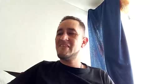 Snapshot of kmilo273079 chatting on 2, 11, 2025 juan online show from 2, 11, 2025