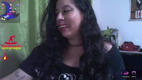 Snapshot of kmithrandir chatting on 22, 10, 2025 Kodran online show from 22, 10, 2025