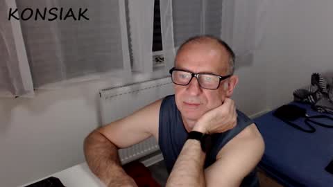 Komsiak online show from 12, 9, 2025