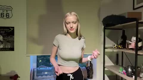 Snapshot of kortneyhiedeman chatting on 23, 6, 2026 Ariela online show from 23, 6, 2026