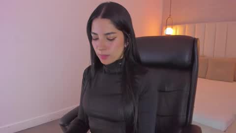 Snapshot of kosmic_21 chatting on 10, 2, 2025 K O S M I C online show from 10, 2, 2025