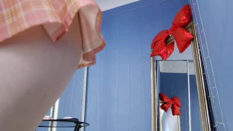 Snapshot of kriskras__ chatting on 9, 2, 2026 kriskras__ online show from 9, 2, 2026