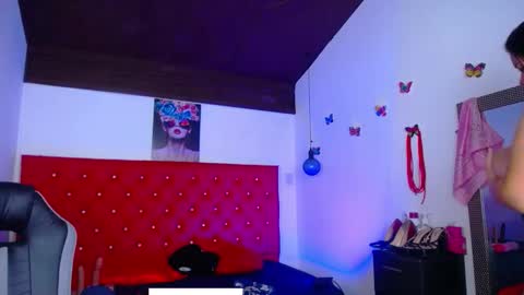 kriss_sweetboobs online show from 19, 11, 2025