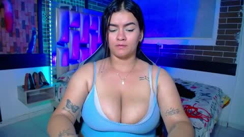 kriss_sweetboobs online show from 18, 4, 2026