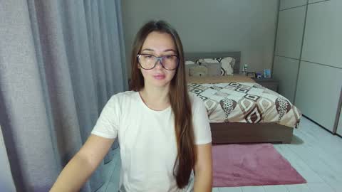 twitter    Annemarye 23 online show from 2, 11, 2025