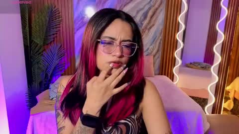 Snapshot of kristen_tay chatting on 1, 6, 2026 kristen_tay online show from 1, 6, 2026