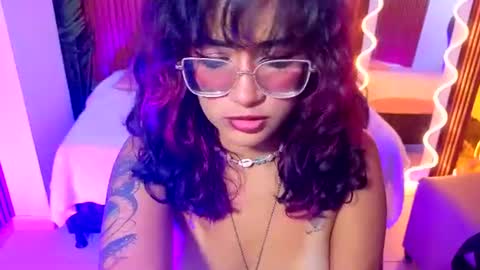 Snapshot of kristen_tay chatting on 7, 7, 2026 kristen_tay online show from 7, 7, 2026