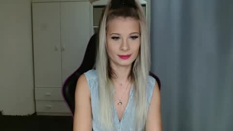 KristineAmore online show from 17, 10, 2025