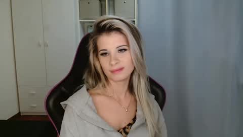 KristineAmore online show from 18, 12, 2025