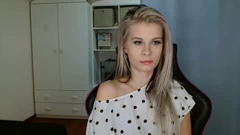 KristineAmore online show from 27, 3, 2026