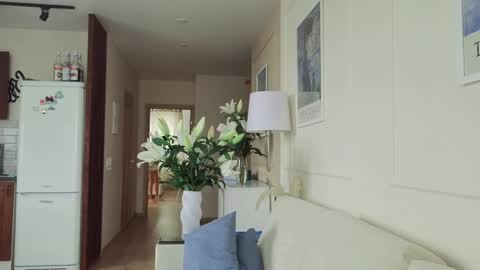 Kristi online show from 10, 4, 2026