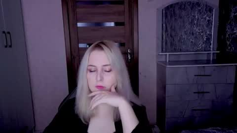 Kristy online show from 12, 4, 2026