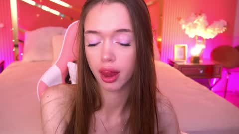 Snapshot of krys_tina chatting on 18, 4, 2026 krys_tina online show from 18, 4, 2026