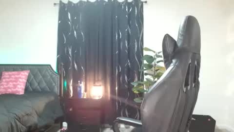 Krystal Blake online show from 18, 4, 2026