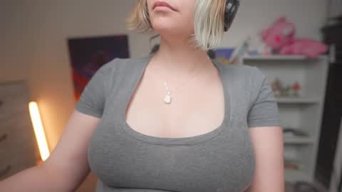 Krystal Syx online show from 15, 11, 2025