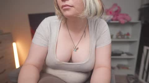 Krystal Syx online show from 28, 11, 2025