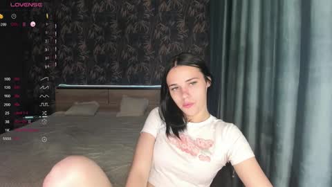 Snapshot of kseni_a chatting on 28, 9, 2025 Ksenia online show from 28, 9, 2025