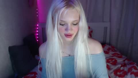 Snapshot of kttyemiow__ chatting on 26, 2, 2025 Emilia online show from 26, 2, 2025