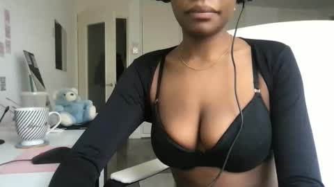 Snapshot of kulthum775 chatting on 13, 3, 2026 kulthum775 online show from 13, 3, 2026