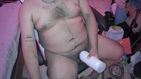 Snapshot of kyledonovvan chatting on 28, 10, 2025 Kyle online show from 28, 10, 2025