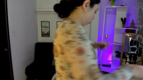 kylie online show from 10, 9, 2025