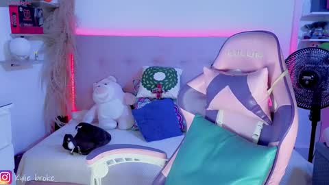 k ylie online show from 3, 3, 2026