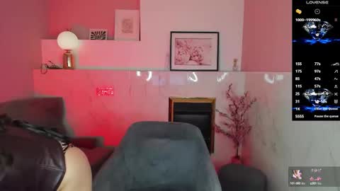 Snapshot of kylie_mellow chatting on 4, 10, 2025 Kylie online show from 4, 10, 2025