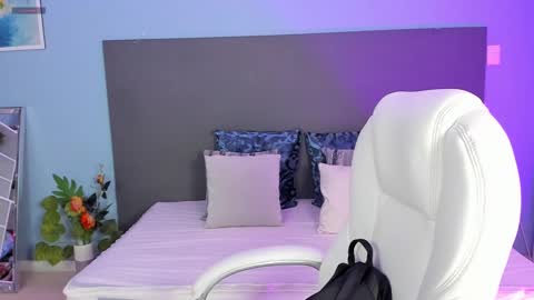 Kylie Reyes  online show from 12, 12, 2024