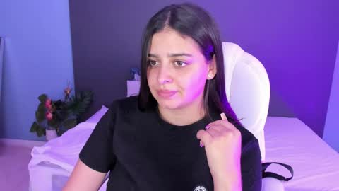 Kylie Reyes  online show from 23, 1, 2025