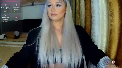 Snapshot of kylieoneadams chatting on 19, 12, 2025 kylie online show from 19, 12, 2025
