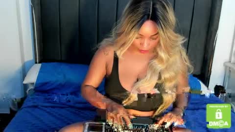 kylie white boobs online show from 7, 4, 2026