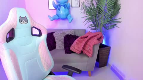 Kyomi online show from 4, 3, 2025