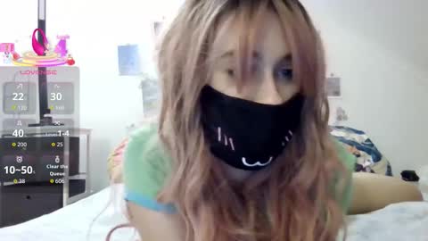 Snapshot of kyrawildofficial chatting on 21, 9, 2025 Kyra Wild online show from 21, 9, 2025