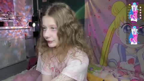 Snapshot of l1ttlekiki chatting on 7, 10, 2025 Sara online show from 7, 10, 2025