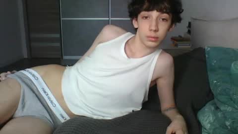 Snapshot of l8199 chatting on 29, 4, 2026 liam online show from 29, 4, 2026