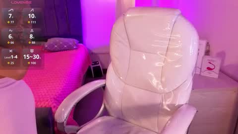  L A R A   online show from 23, 11, 2025