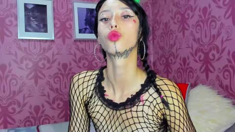 Snapshot of labellee_ chatting on 20, 12, 2024 LABELLE online show from 20, 12, 2024